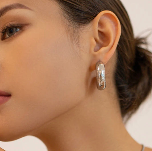L'AMOUR LIVING Chunky Hammered Hoop Earrings